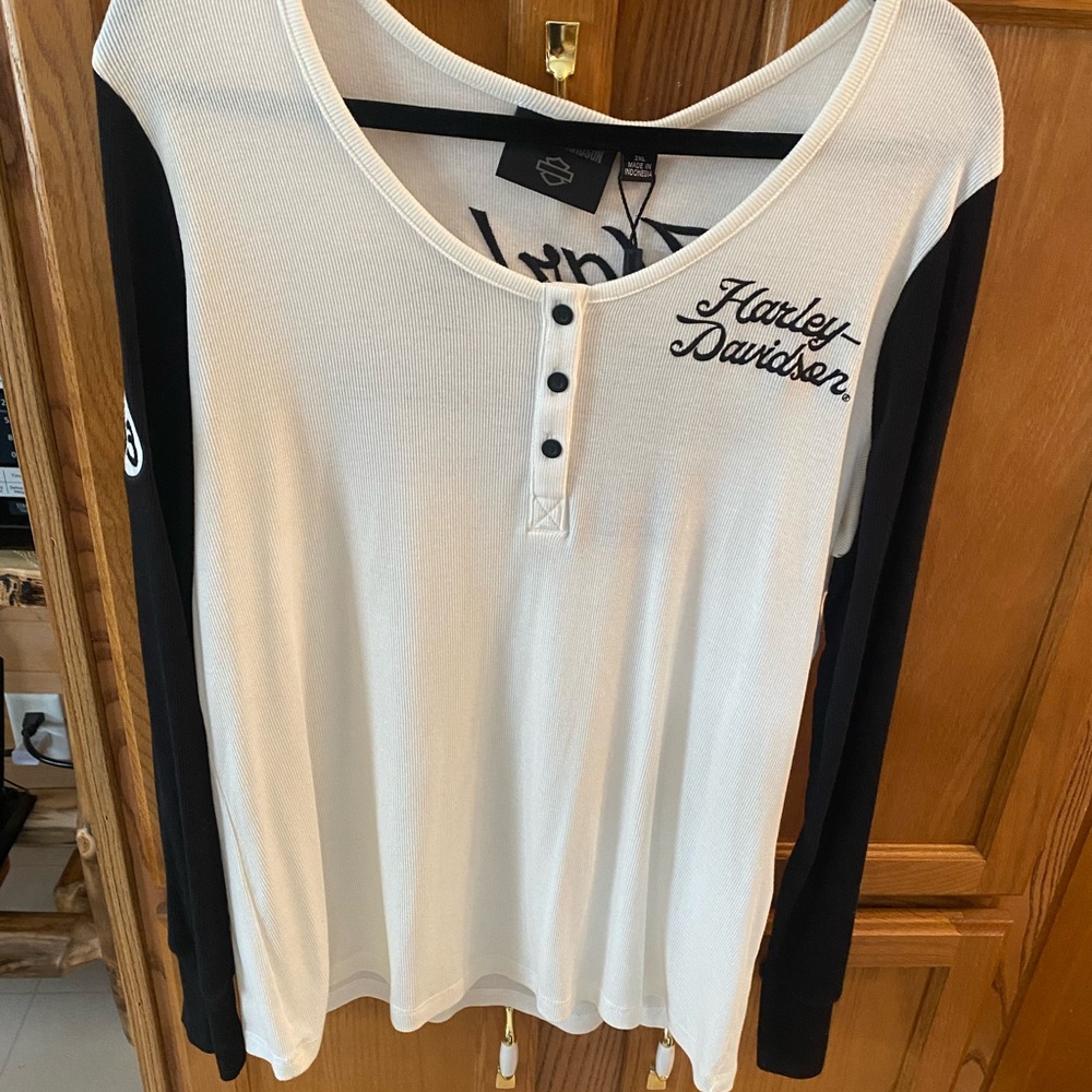 Harley-Davidson Women's Black and Cream Long Sleeve Tee